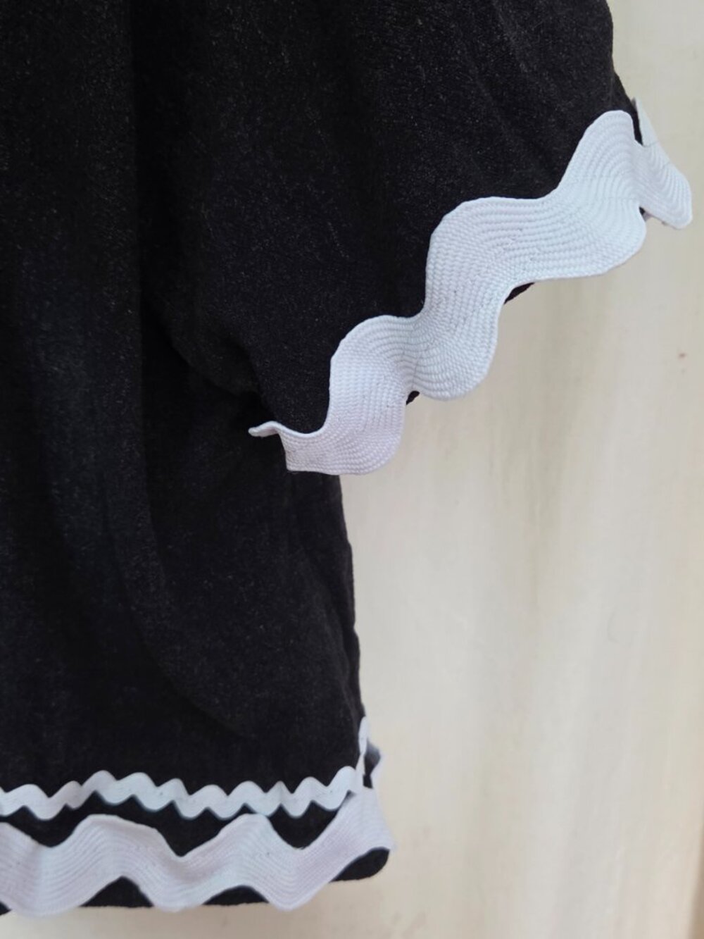 Black Ric Rac Trim Two-Piece (ASOS) US 12 - Picture 4 of 9